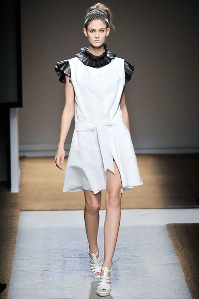 Look 9